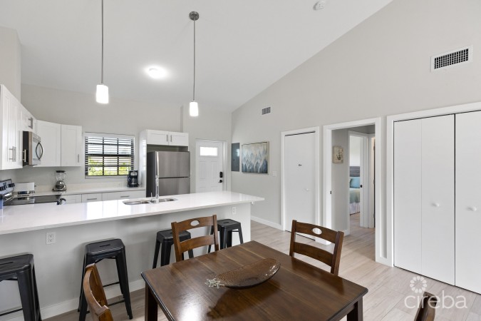 15 PORTOFINO GARDENS- SPOTLESS 2 BED/ 2 BATH