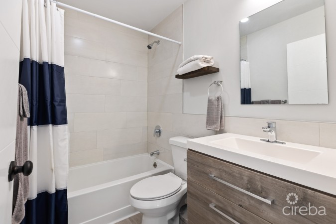 15 PORTOFINO GARDENS- SPOTLESS 2 BED/ 2 BATH