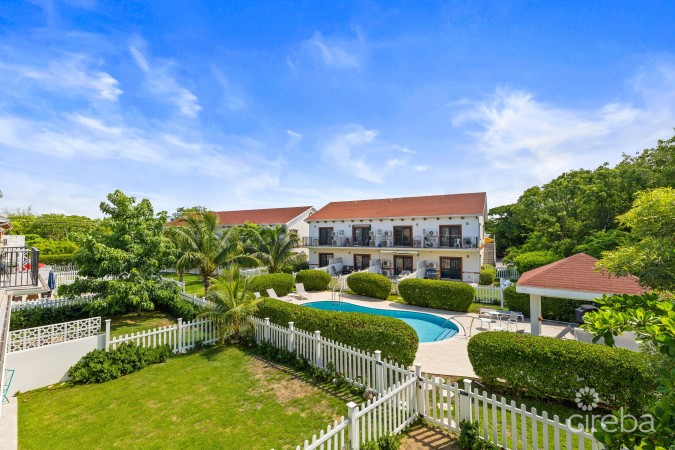15 PORTOFINO GARDENS- SPOTLESS 2 BED/ 2 BATH