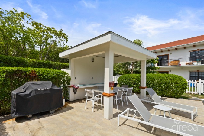 15 PORTOFINO GARDENS- SPOTLESS 2 BED/ 2 BATH