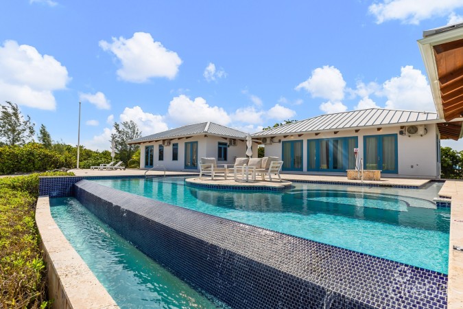 OCEANFRONT DEVELOPMENT SITE ON CONCH POINT RD