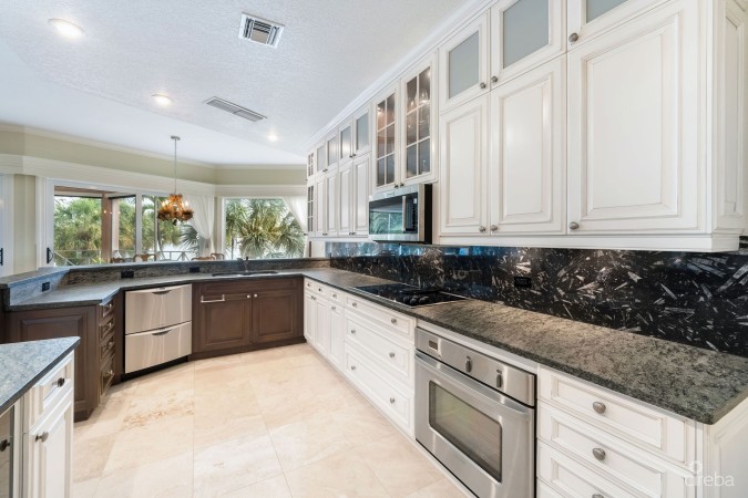 COMMONWEALTH BEACH FRONT CONDO