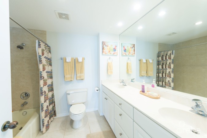 THE RETREAT # 30, 3 BED/3.5BATH