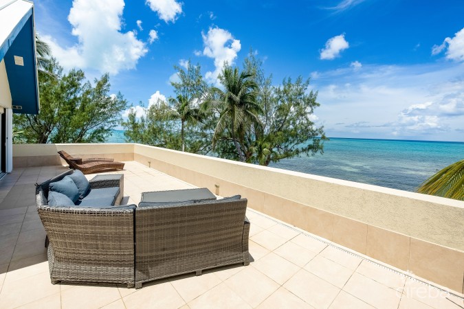 THE RETREAT # 30, 3 BED/3.5BATH