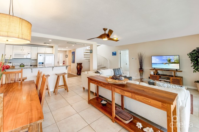 THE RETREAT # 30, 3 BED/3.5BATH