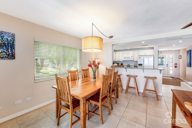 THE RETREAT # 30, 3 BED/3.5BATH