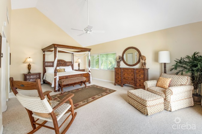 THE RETREAT # 30, 3 BED/3.5BATH