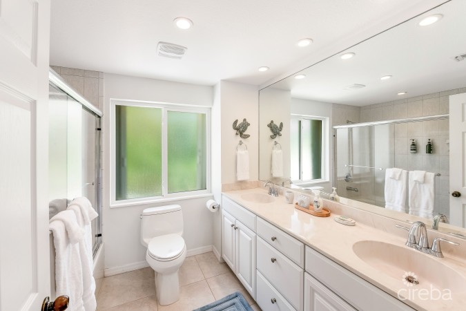 THE RETREAT # 30, 3 BED/3.5BATH