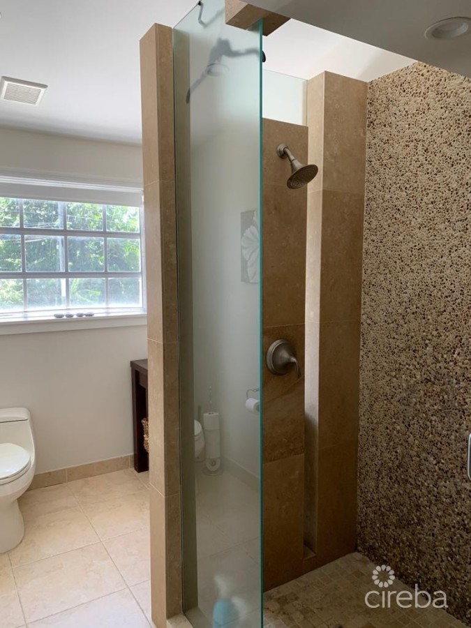 XRYSTAL VILLAGE 2 BED 2 BATH TOWNHOUSE
