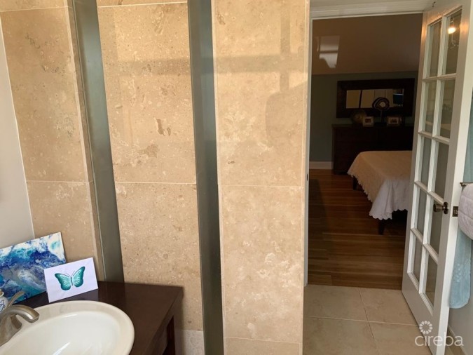 XRYSTAL VILLAGE 2 BED 2 BATH TOWNHOUSE