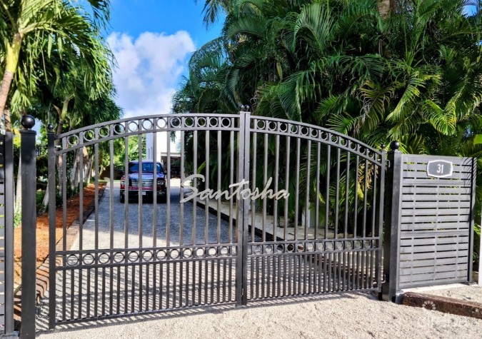 SANTOSHA - FAMILY HOME IN VALLEY GARDENS