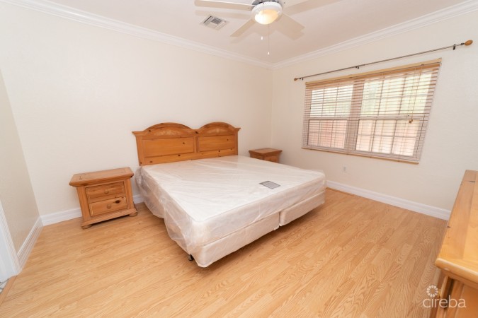 WOODLAND GLEN 16