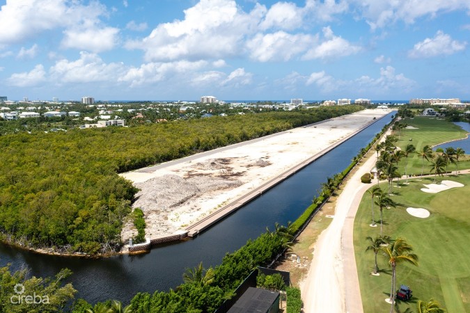 BAYVIEW - SPECTACULAR CANAL FRONT LAND