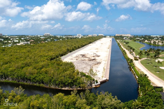 BAYVIEW - SPECTACULAR CANAL FRONT LAND