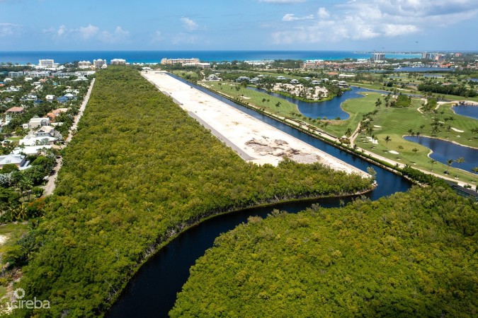BAYVIEW - SPECTACULAR CANAL FRONT LAND