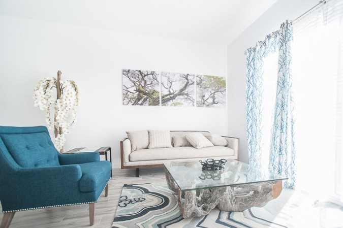 SEVEN MILE BEACH CORRIDOR PARKWAY PLACE TOWNHOUSE