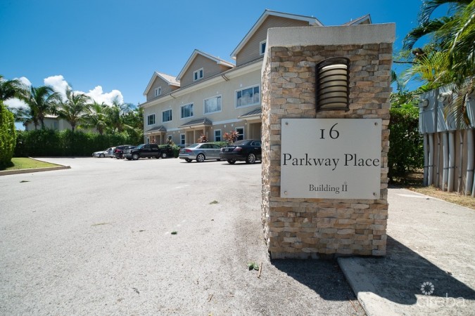 SEVEN MILE BEACH CORRIDOR PARKWAY PLACE TOWNHOUSE