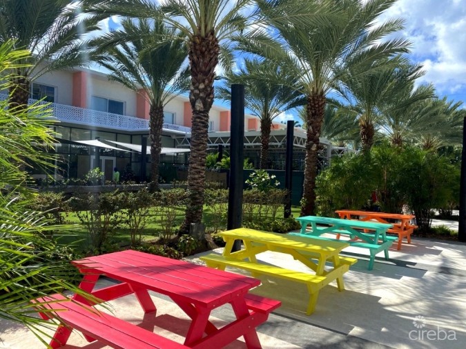 THE GROVE # 21 SEVEN MILE BEACH CORRIDOR