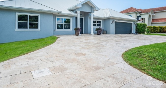 BIMINI DRIVE CANAL FRONT FAMILY HOME