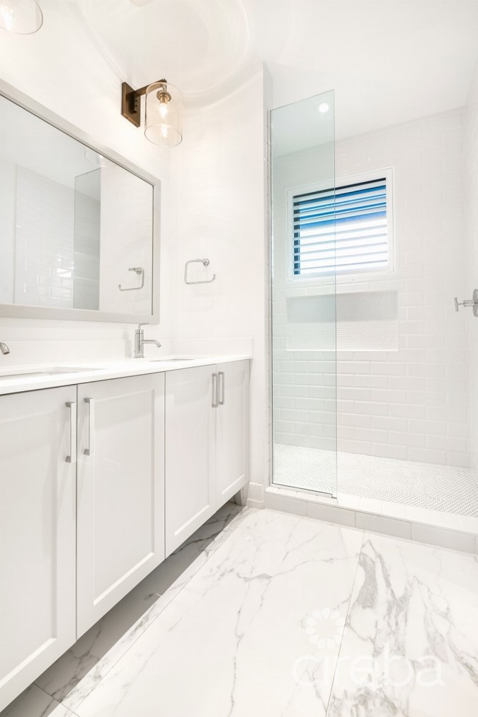 OLEA #311 IN CAMANA BAY