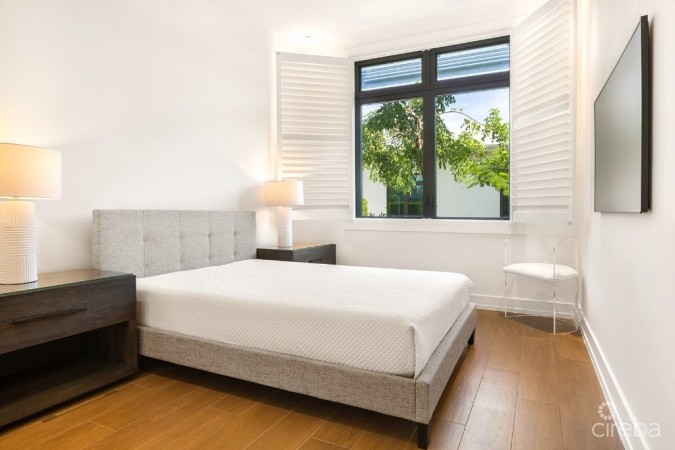 OLEA #311 IN CAMANA BAY
