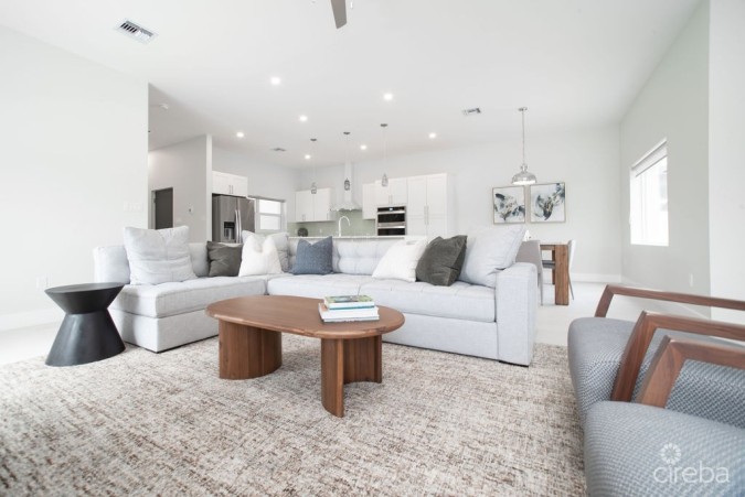 4 BED NEW CONTEMPORARY CANAL FRONT HOME RED BAY