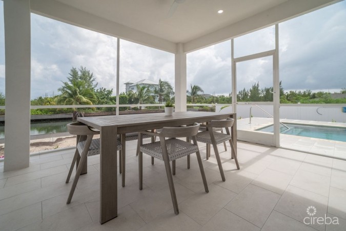 4 BED NEW CONTEMPORARY CANAL FRONT HOME RED BAY