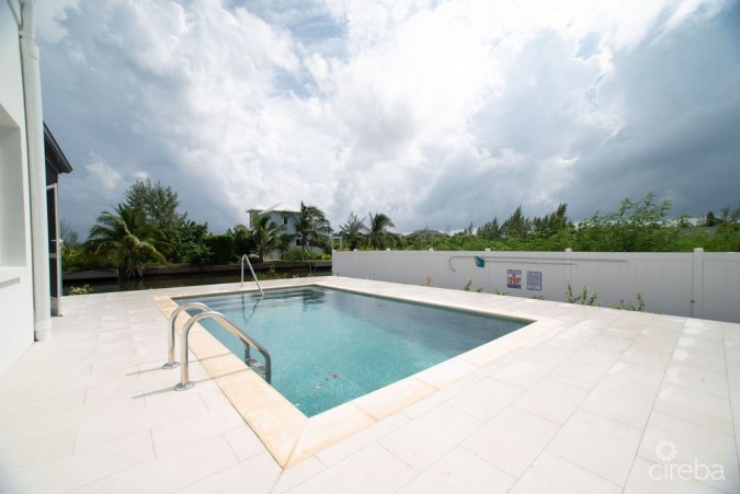 4 BED NEW CONTEMPORARY CANAL FRONT HOME RED BAY