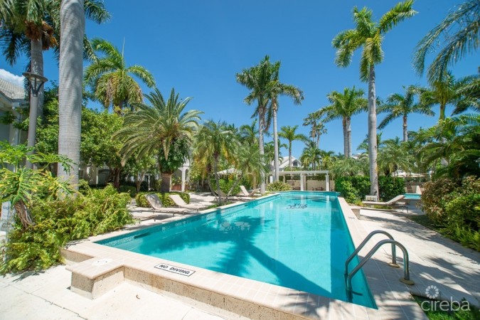 BRITANNIA KINGS COURT WITH PRIVATE DOCK