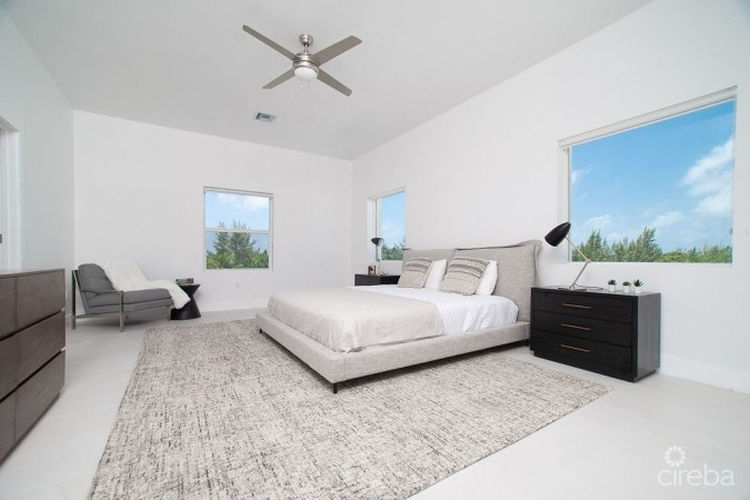 4 BED NEW CONTEMPORARY CANAL FRONT HOME RED BAY