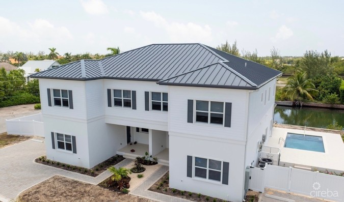 4 BED NEW CONTEMPORARY CANAL FRONT HOME RED BAY