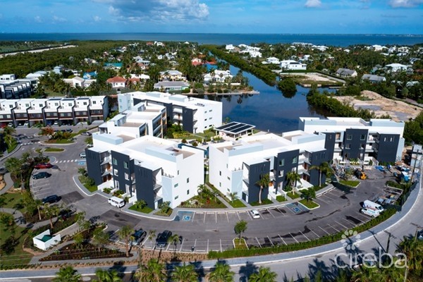 424 ONE CANAL POINT