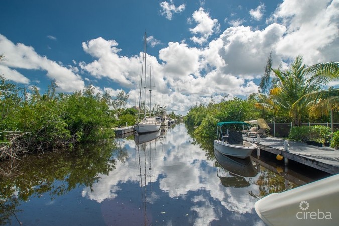 LARGE CANAL FRONT  HOME - NORTH SOUND ESTATES