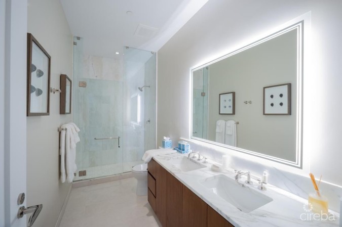 PENTHOUSE RESIDENCE AT SEAFIRE S1002