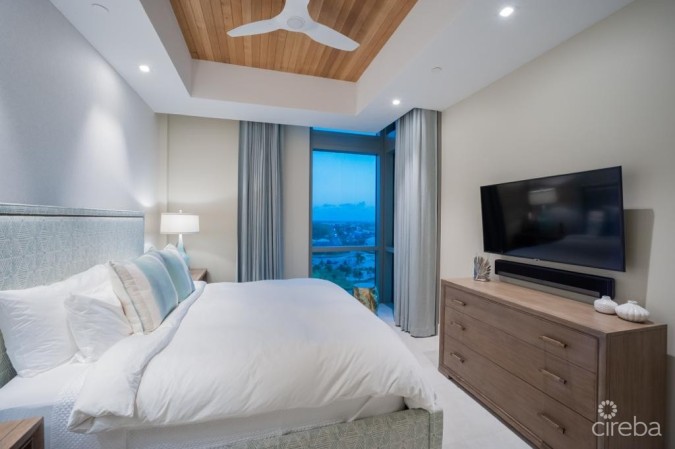 PENTHOUSE RESIDENCE AT SEAFIRE S1002