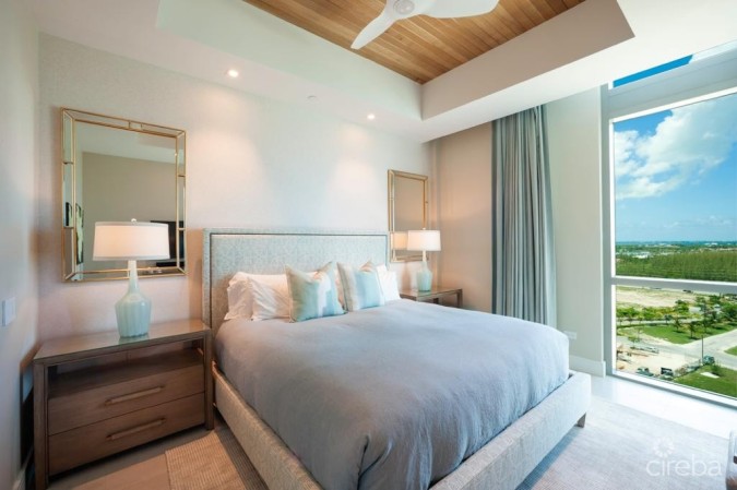 PENTHOUSE RESIDENCE AT SEAFIRE S1002