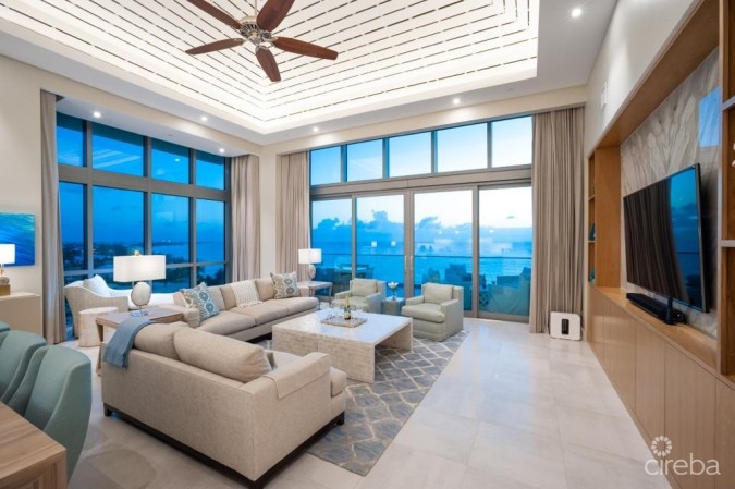 PENTHOUSE RESIDENCE AT SEAFIRE S1002