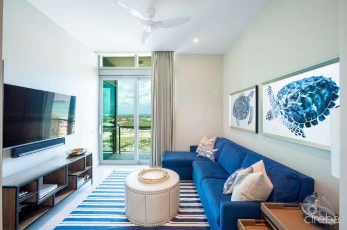 PENTHOUSE RESIDENCE AT SEAFIRE S1002