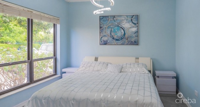 GEORGE TOWN VILLAS RENOVATED 2 BED, 2 BATH SMB