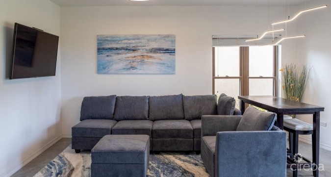 GEORGE TOWN VILLAS RENOVATED 2 BED, 2 BATH SMB