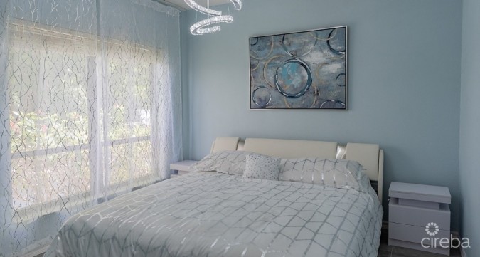 GEORGE TOWN VILLAS RENOVATED 2 BED, 2 BATH SMB