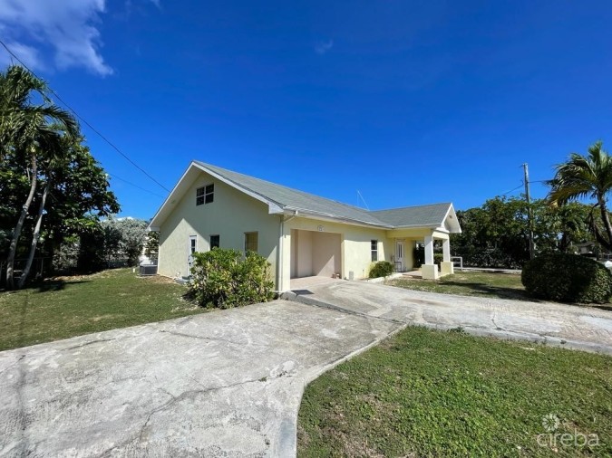 CORAL GABLES FAMILY HOME WITH SEPARATE RENTAL APT