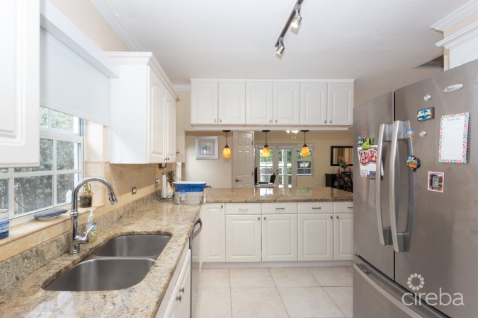 MAGELLAN QUAY, GOVERNOR'S HARBOUR HOME + 3 SEPARATE INCOME APARTMENTS
