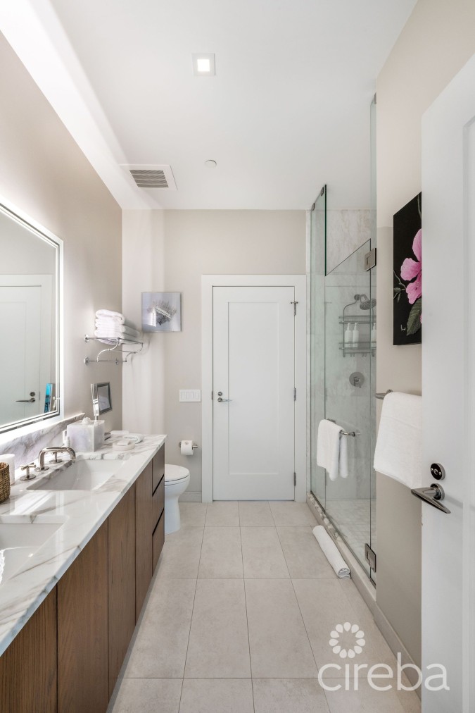 PENTHOUSE RESIDENCE AT SEAFIRE S1002
