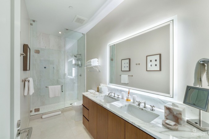 PENTHOUSE RESIDENCE AT SEAFIRE S1002