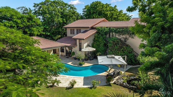 PRIVATE HOME ACROSS FROM SPOTTS BEACH