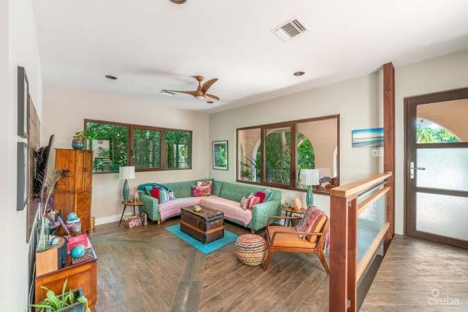 PRIVATE HOME ACROSS FROM SPOTTS BEACH