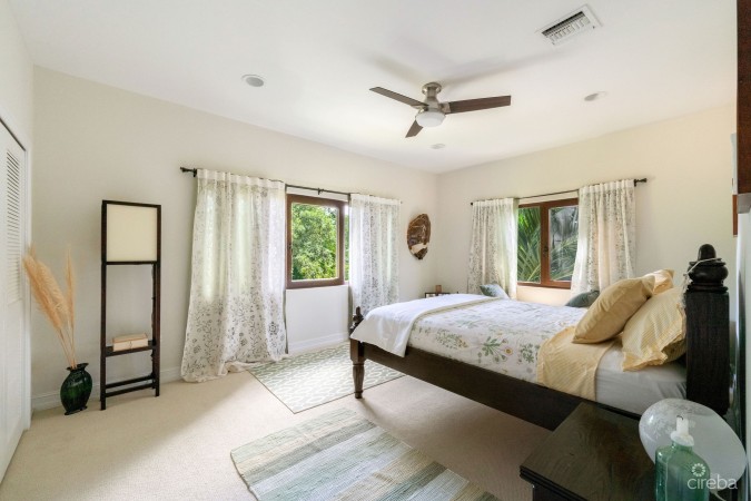 PRIVATE HOME ACROSS FROM SPOTTS BEACH