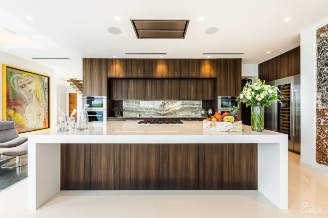 #48 LALIQUE QUAY - A MODERN MASTERPIECE