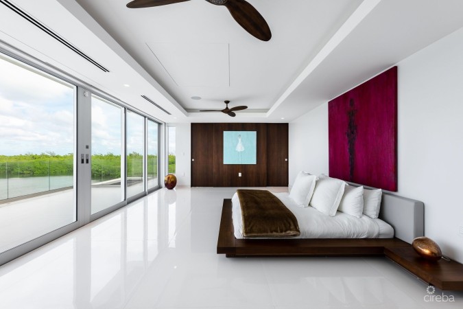 #48 LALIQUE QUAY - A MODERN MASTERPIECE